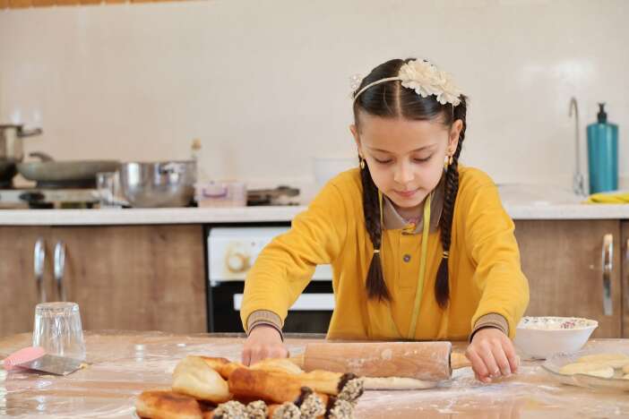 konyada-cocuklar-tabiatin-icinde-hem-ogreniyor-hem-egleniyor