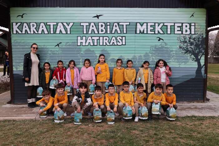 konyada-cocuklar-tabiatin-icinde-hem-ogreniyor-hem-egleniyor