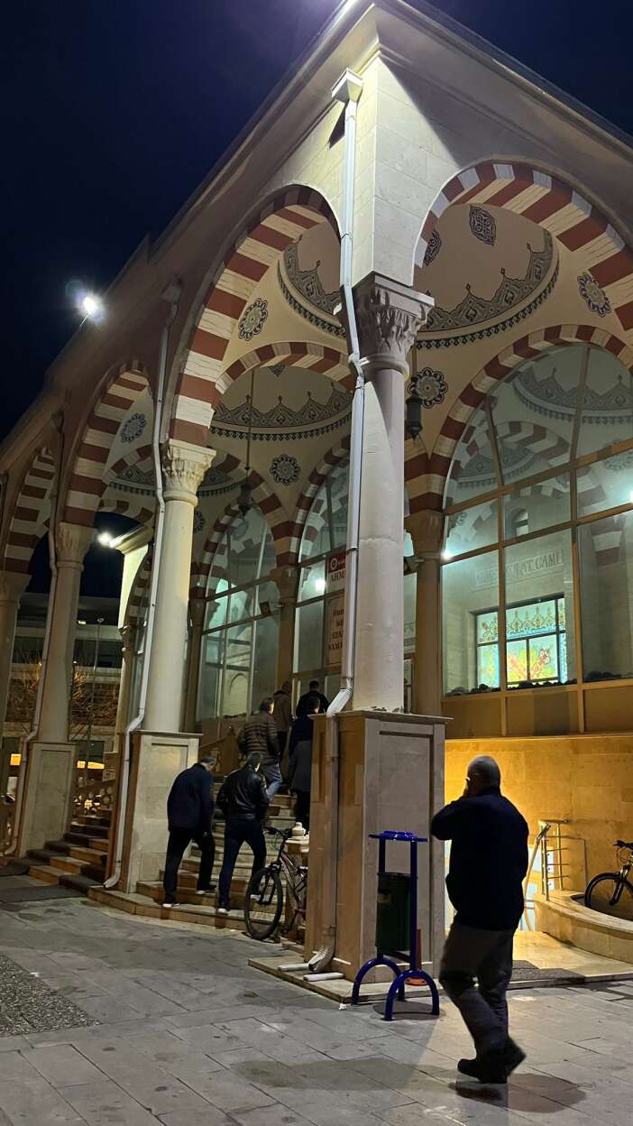 konyada-ilk-teravih-namazinda-camiler-doldu