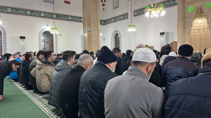 konyada-ilk-teravih-namazinda-camiler-doldu