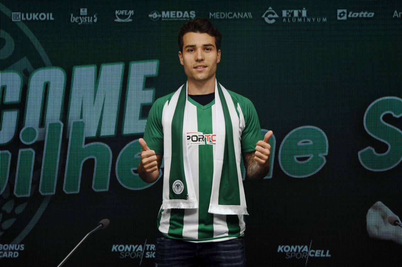 konyasporun-kadro-disi-biraktigi-rekortmen-kaptan-guilherme-sitya