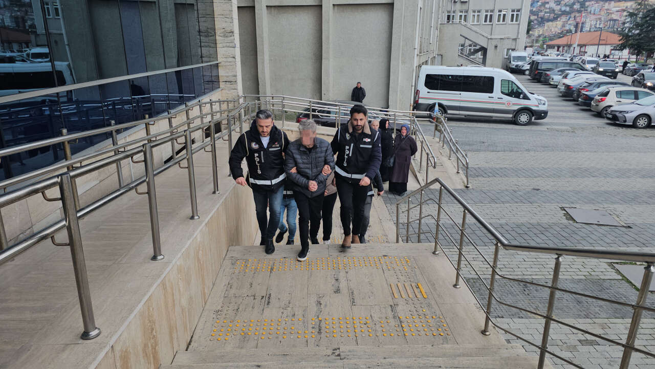 madencilere-rusvet-karsiligi-rapor-duzenleyen-doktor-gozaltinda