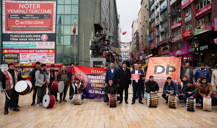 sahura-saatler-kala-davulcular-eylemde-muhtarlar-hakkinda-vahim-iddia