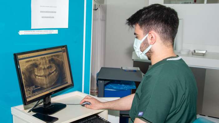 konyanin-randevusuz-dis-hastanesi-ramazanda-da-calisiyor