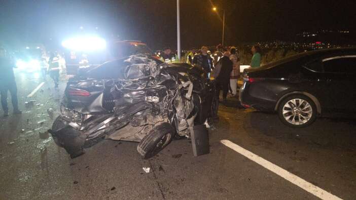 kazada-araclar-hurdaya-dondu-1-kisi-yaralandi