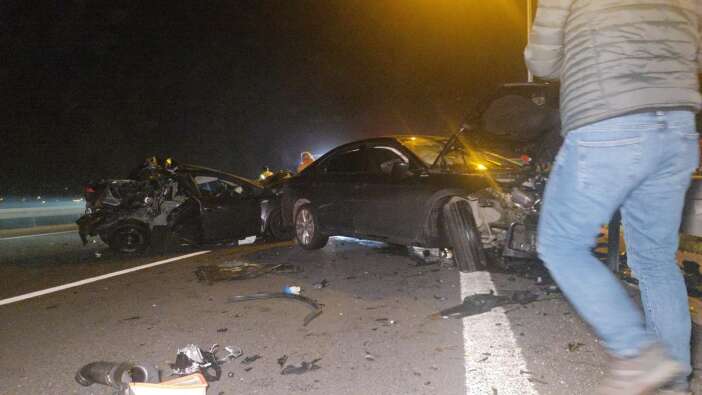 kazada-araclar-hurdaya-dondu-1-kisi-yaralandi