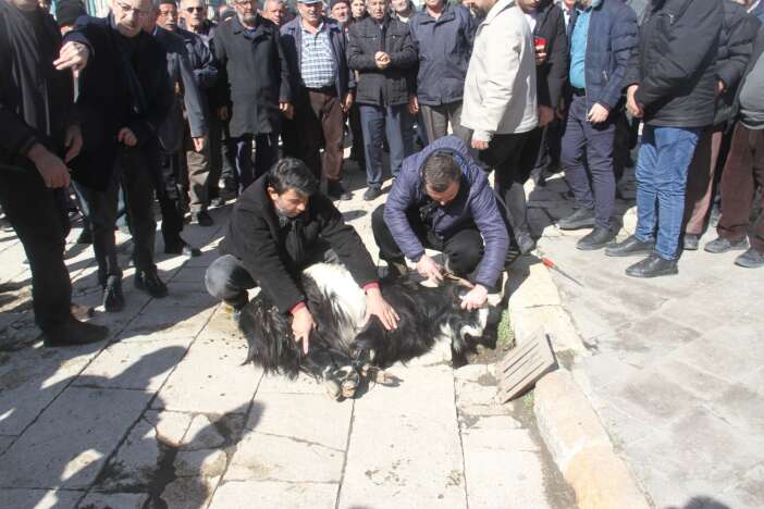 konyada-rahmet-icin-toplandilar-bereket-icin-dua-ettiler