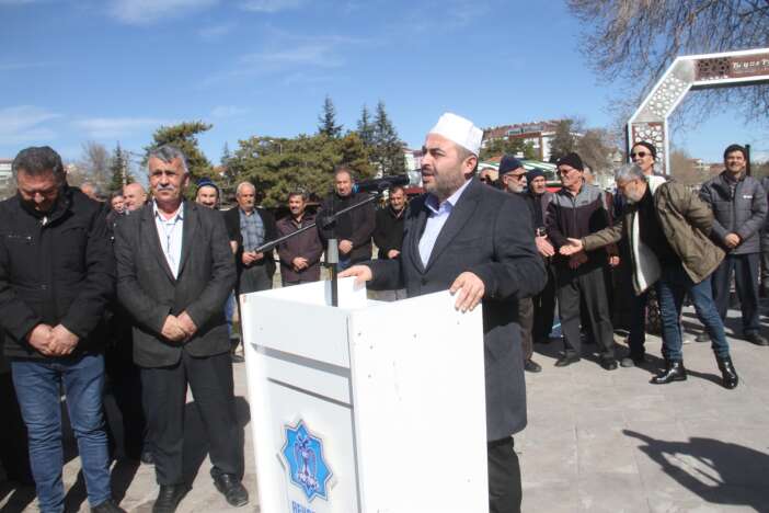 konyada-rahmet-icin-toplandilar-bereket-icin-dua-ettiler