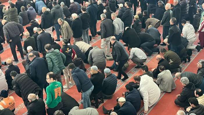 konyada-ramazanin-ilk-cuma-namazinda-camiler-doldu