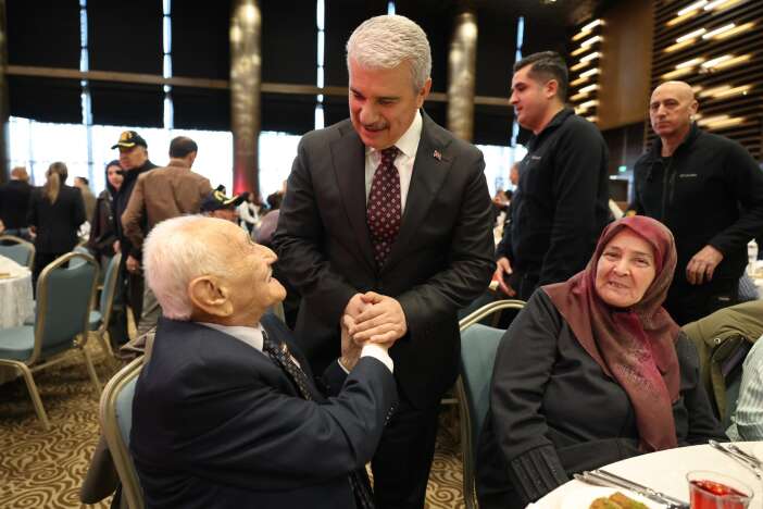 konyada-ramazanin-ilk-iftarinda-anlamli-bulusma