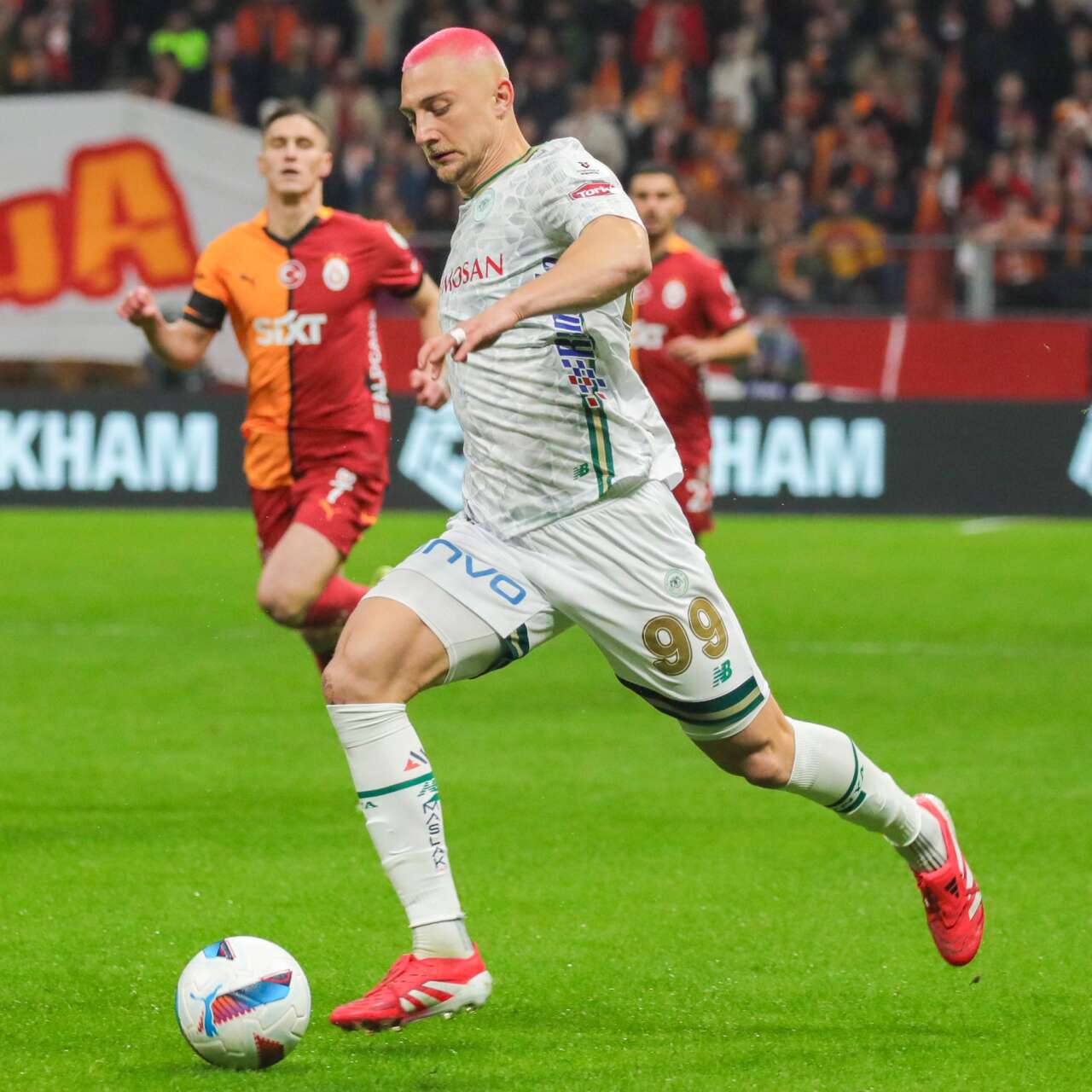 konyaspor-galatasaray-rekabetinde-istatistik-dikkat-cekiyor