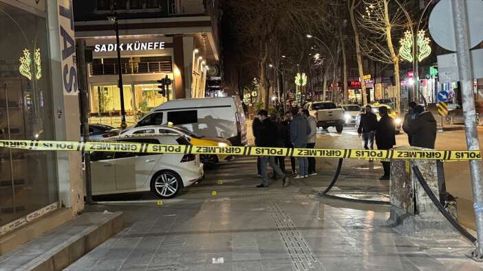 silahli-kavgada-yoldan-gecen-vatandasi-da-vurdular