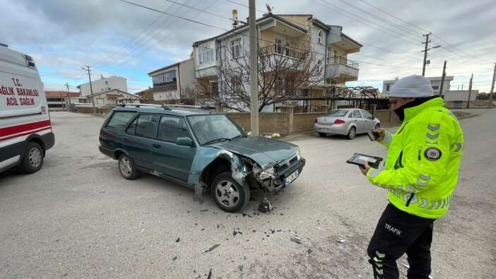 karamanda-kaza-kadin-yolcu-yaralandi