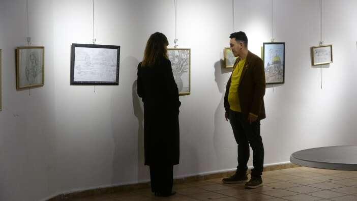 karnesindeki-zayif-korkusuyla-saklandigi-cami-avlusunda-engelli-kaldi