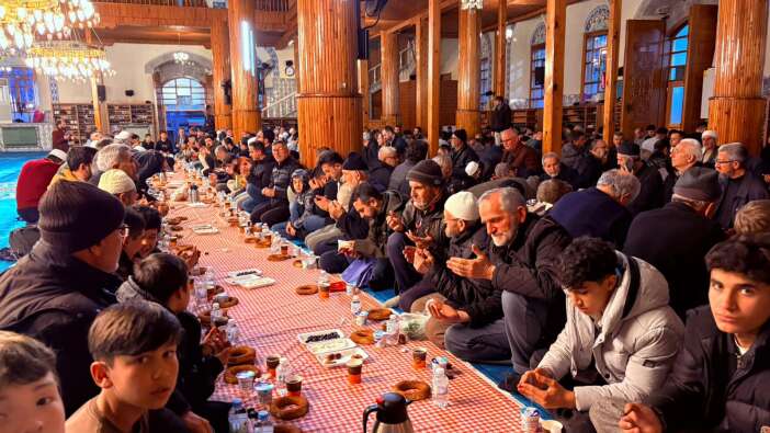 konyada-13-yillik-gelenek-medine-usulu-iftar