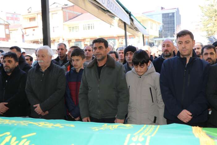 motosiklet-ile-otomobil-carpisti-omer-elibol-hayatini-kaybetti