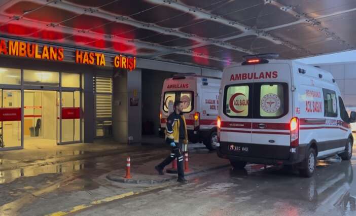 ocakta-unutulan-yemek-anne-ve-cocuklarini-zehirledi