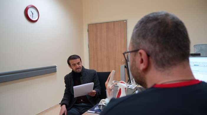 randevu-alamadigi-doktora-siir-yazdi