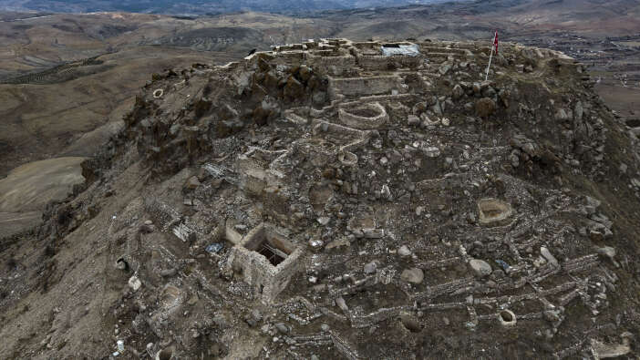 konyanin-muhafiz-kalesine-teleferik-ile-cikilacak