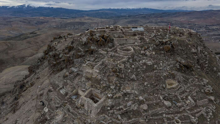 konyanin-muhafiz-kalesine-teleferik-ile-cikilacak