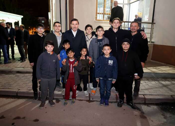 baskan-kilca-iftar-ve-teravihi-konyalilarla-gecirdi