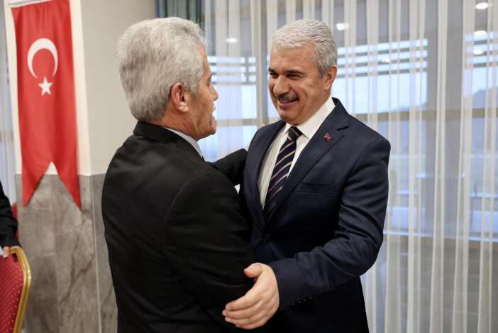 vali-akin-konyadaki-huzurevi-sakinleriyle-iftarda-bulustu