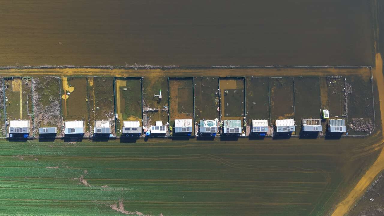 yagislarla-gol-tasti-evler-sularin-ortasinda-kaldi