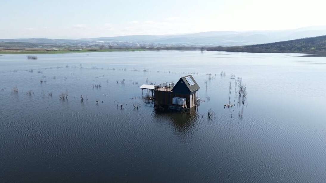 yagislarla-gol-tasti-evler-sularin-ortasinda-kaldi