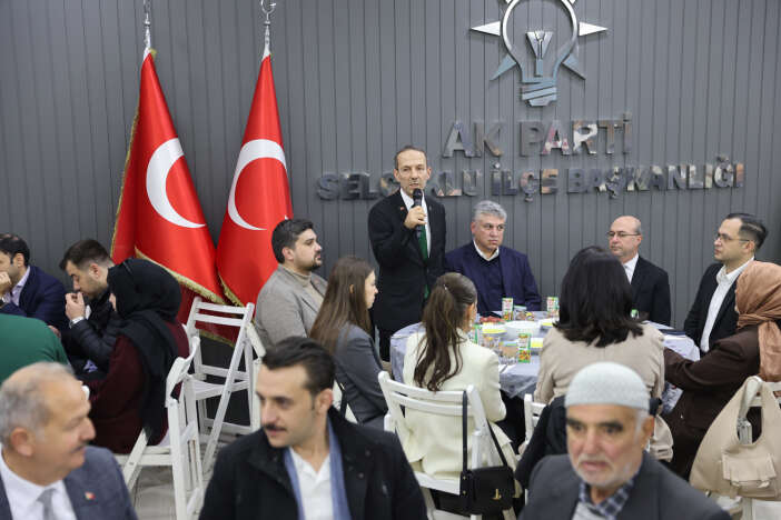 ak-parti-mkyk-uyesi-abdurrahman-akyuz-konyada