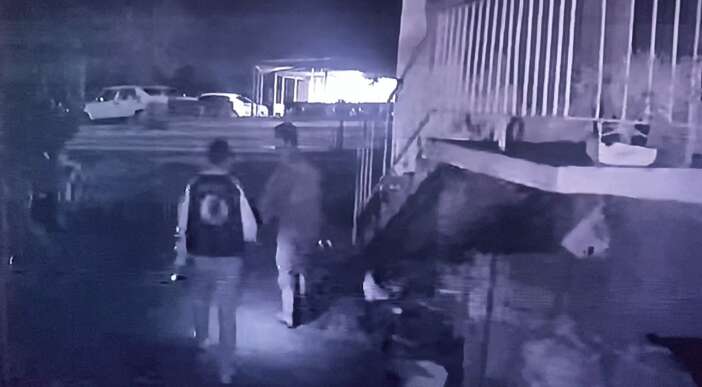 arkadasina-selam-vermek-icin-kornoya-basti-kendini-sanayide-buldu