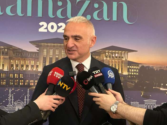 bakan-ersoydan-kulliyede-ramazan-cagrisi