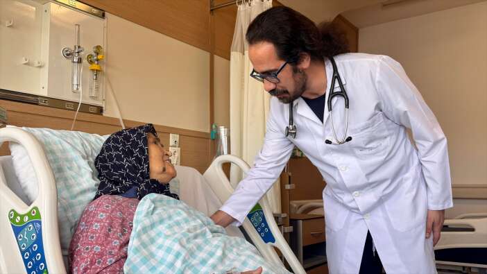 hasta-esi-konyada-ozel-islemle-sagligina-kavustu-en-cok-onun-yuzu-guldu