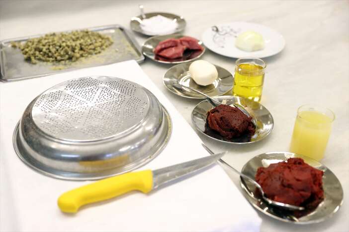 konyanin-geleneksel-lezzeti-bamya-corbasinin-yapimi-anlatildi