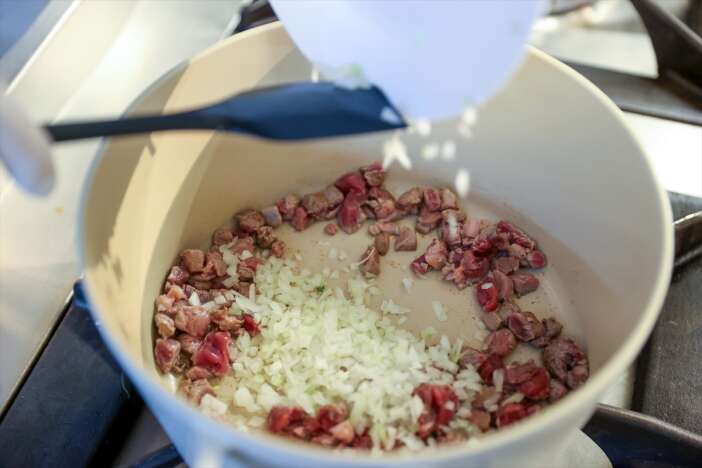 konyanin-geleneksel-lezzeti-bamya-corbasinin-yapimi-anlatildi