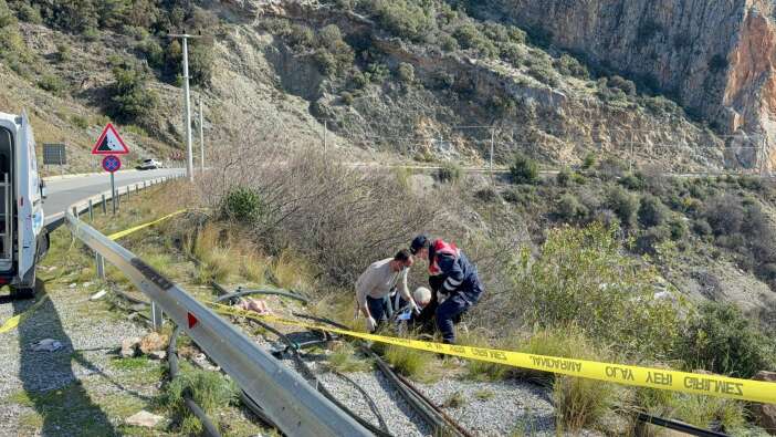 yol-kenarinda-olu-bulunan-kadinin-kocasi-gozaltina-alindi