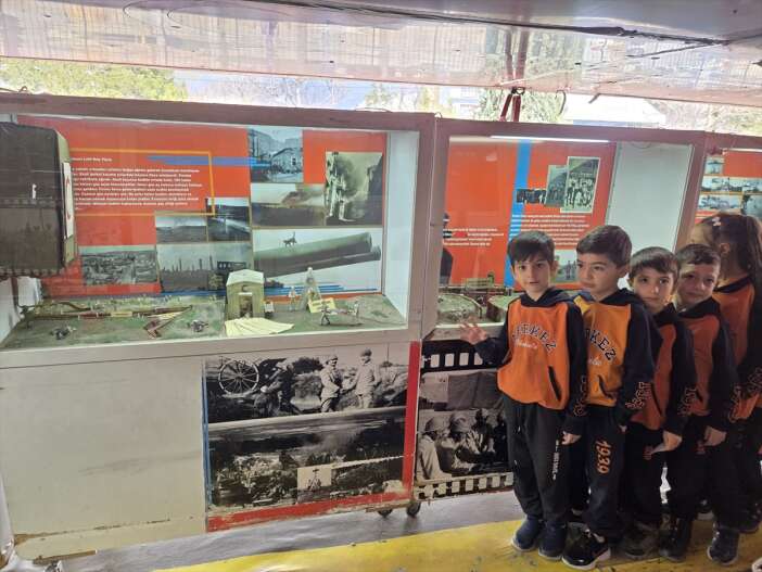 1915-canakkale-sehitlik-gezici-muzesi-konyaya-geldi