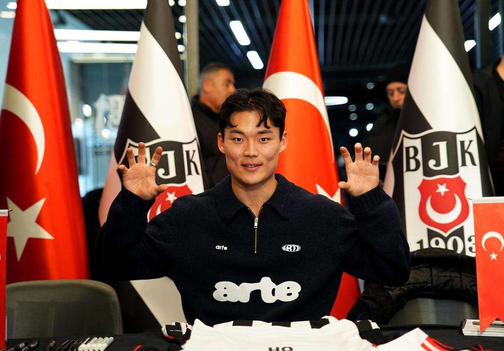 hyeon-gyu-oh-imza-gununde-besiktaslilarla-bulustu