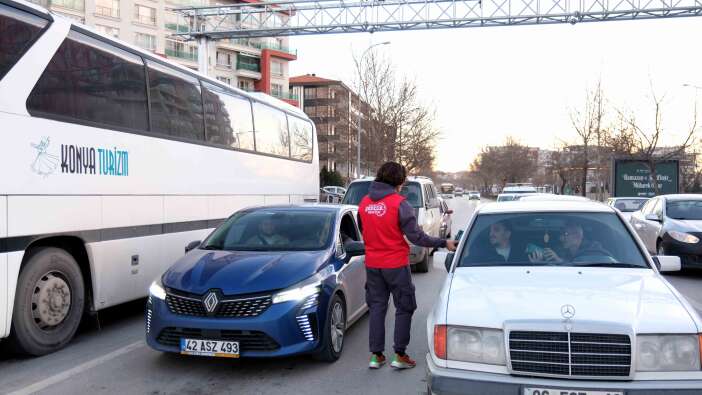 konyada-karatay-belediyesi-iftara-5-kala-sokaklarda