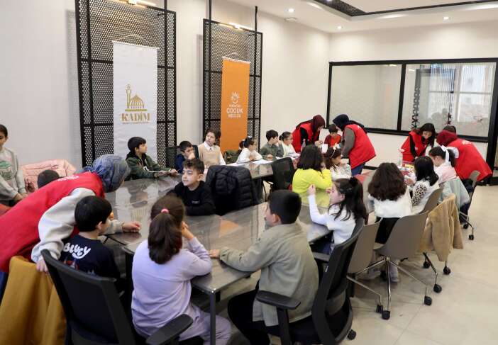 konyada-karatay-belediyesi-iftara-5-kala-sokaklarda