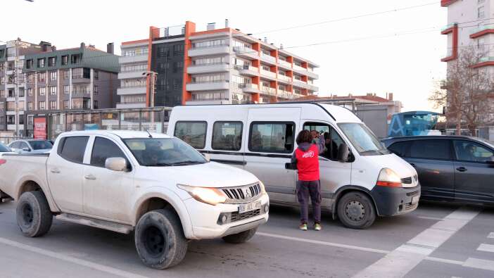 konyada-karatay-belediyesi-iftara-5-kala-sokaklarda