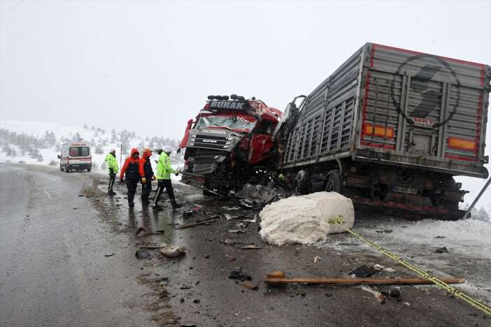 tirin-hurdaya-dondu-1-olu-2-yarali-var