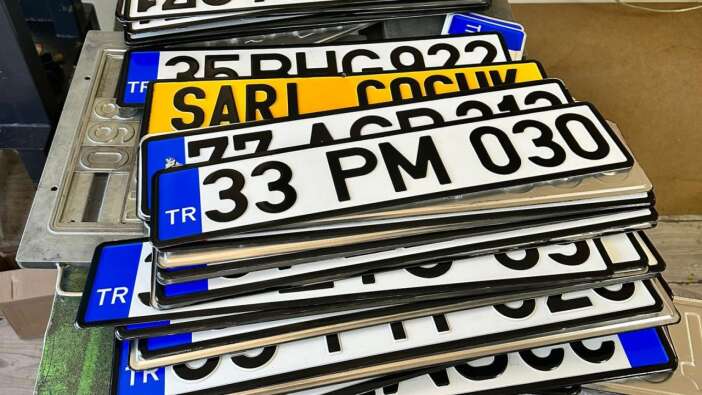 arac-sahipleri-dikkat-plakalarinizi-kontrol-edin-yasa-degisti-rekor-cezalar-geldi