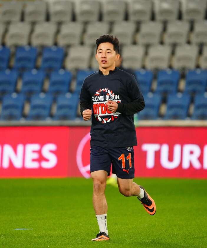 basaksehir-konyaspor-maci-oncesi-yurek-isitan-mesaj