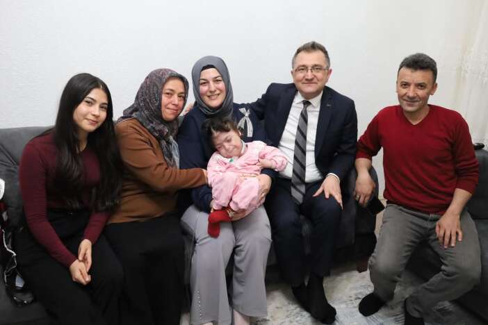 baskan-ibrahim-onal-yesilyurtta-gonul-sofrasina-konuk-oldu