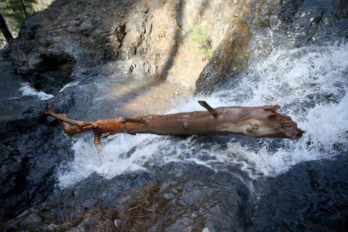 bu-selale-yilin-sadece-1-ayi-akiyor