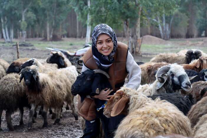 genc-kadin-herkesin-sosyal-medyada-kurdugu-hayali-yasiyor