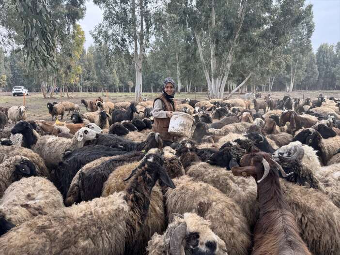 genc-kadin-herkesin-sosyal-medyada-kurdugu-hayali-yasiyor