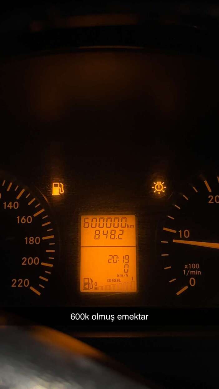 konyada-tamire-biraktigi-minibusu-samsunda-bu-halde-buldu