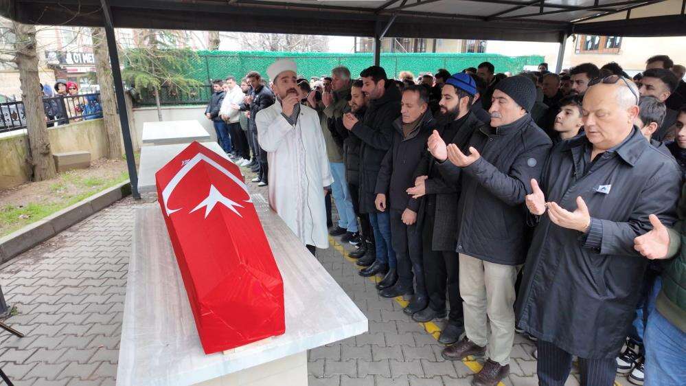 oyuncu-ibrahim-yildiz-son-yolculuguna-ugurlandi