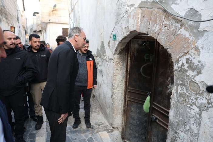 veresiye-defterini-tartan-belediye-baskani-50-bin-tl-verip-satin-aldi